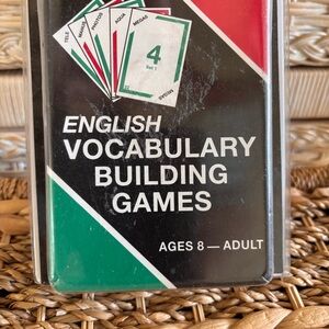 English Vocabulary Card Game - Black, Red, Green